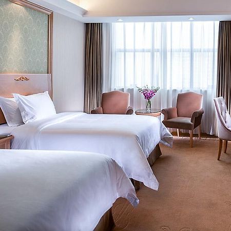 Vienna International Hotel - Long Hua Wan Zhong Cheng Branch เซินเจิ้น ภายนอก รูปภาพ