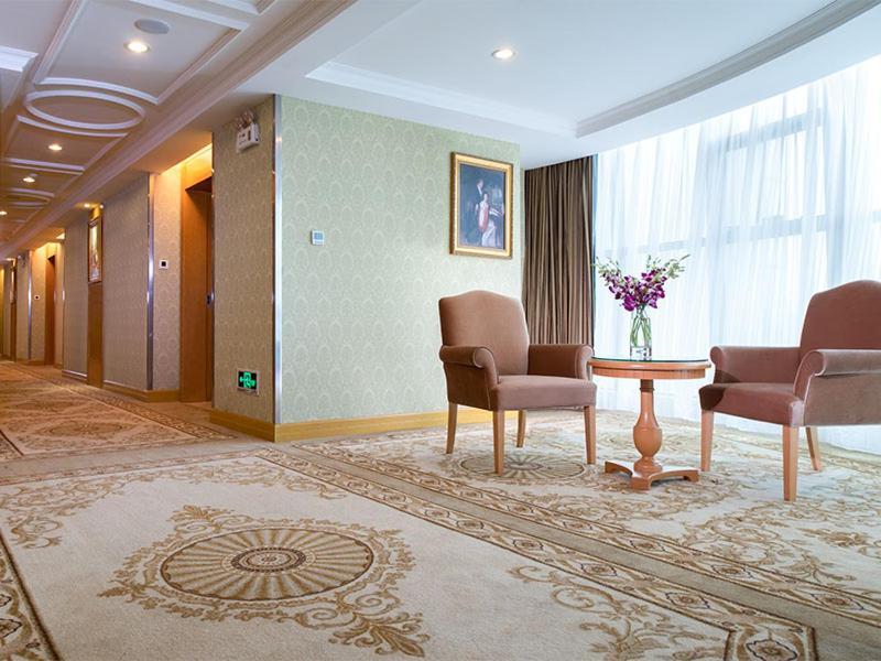 Vienna International Hotel - Long Hua Wan Zhong Cheng Branch เซินเจิ้น ภายนอก รูปภาพ