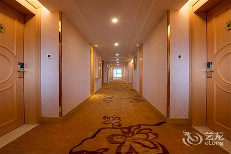 Vienna International Hotel - Long Hua Wan Zhong Cheng Branch เซินเจิ้น ภายนอก รูปภาพ