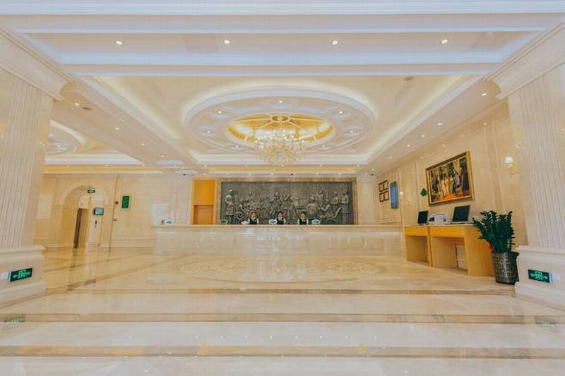 Vienna International Hotel - Long Hua Wan Zhong Cheng Branch เซินเจิ้น ภายนอก รูปภาพ