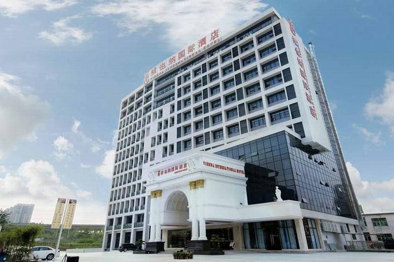 Vienna International Hotel - Long Hua Wan Zhong Cheng Branch เซินเจิ้น ภายนอก รูปภาพ