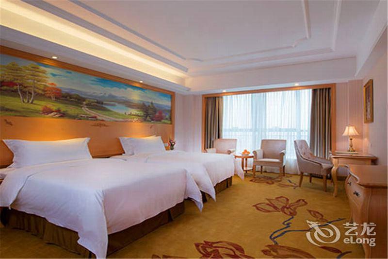 Vienna International Hotel - Long Hua Wan Zhong Cheng Branch เซินเจิ้น ภายนอก รูปภาพ