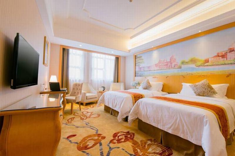 Vienna International Hotel - Long Hua Wan Zhong Cheng Branch เซินเจิ้น ภายนอก รูปภาพ