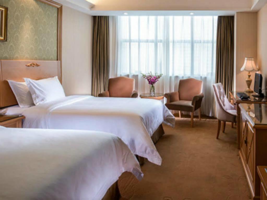 Vienna International Hotel - Long Hua Wan Zhong Cheng Branch เซินเจิ้น ภายนอก รูปภาพ