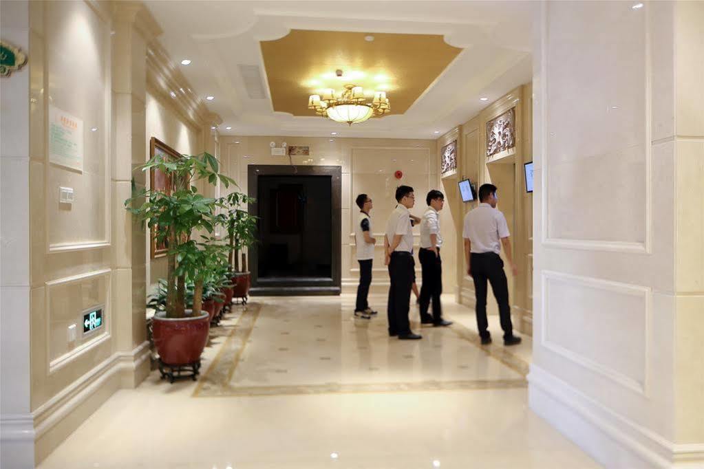 Vienna International Hotel - Long Hua Wan Zhong Cheng Branch เซินเจิ้น ภายนอก รูปภาพ